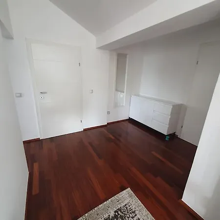 Exklusive Lakeview In Bestlage Mattsee, Beschattbare Dachterrasse Mit Panoramablick Ueber Den 马特塞