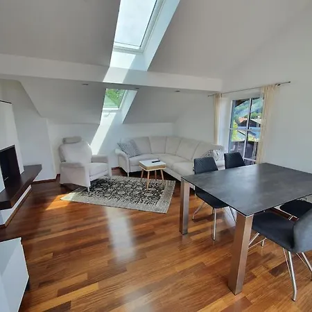 Διαμέρισμα Exklusive Lakeview In Bestlage Mattsee, Beschattbare Dachterrasse Mit Panoramablick Ueber Den *