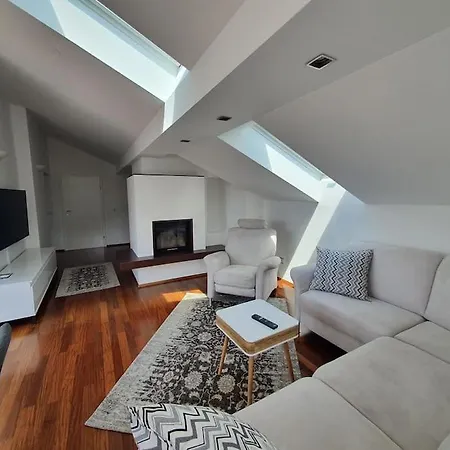 Exklusive Lakeview In Bestlage Mattsee, Beschattbare Dachterrasse Mit Panoramablick Ueber Den