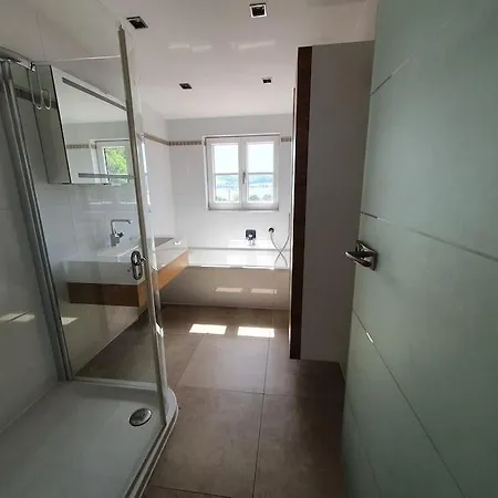 Exklusive Lakeview In Bestlage Mattsee, Beschattbare Dachterrasse Mit Panoramablick Ueber Den 马特塞