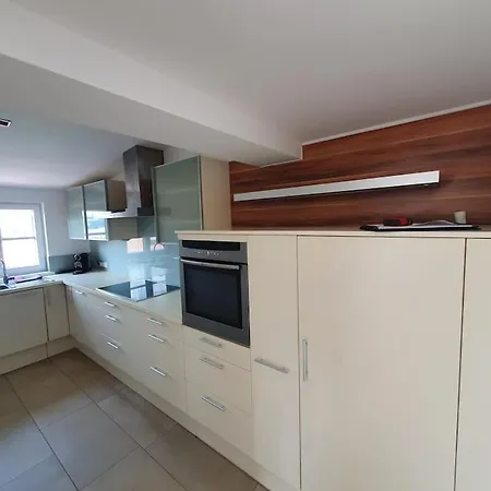 公寓 Exklusive Lakeview In Bestlage Mattsee, Beschattbare Dachterrasse Mit Panoramablick Ueber Den 马特塞