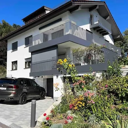 Exklusive Lakeview In Bestlage Mattsee, Beschattbare Dachterrasse Mit Panoramablick Ueber Den