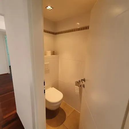 公寓 Exklusive Lakeview In Bestlage Mattsee, Beschattbare Dachterrasse Mit Panoramablick Ueber Den 马特塞