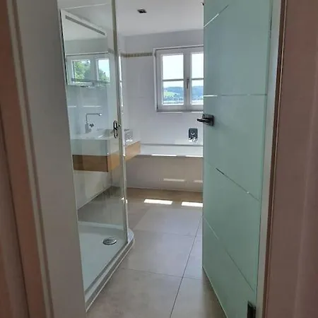 公寓 Exklusive Lakeview In Bestlage Mattsee, Beschattbare Dachterrasse Mit Panoramablick Ueber Den