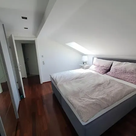 Exklusive Lakeview In Bestlage Mattsee, Beschattbare Dachterrasse Mit Panoramablick Ueber Den