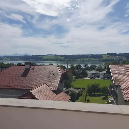 Exklusive Lakeview In Bestlage Mattsee, Beschattbare Dachterrasse Mit Panoramablick Ueber Den Mattsee