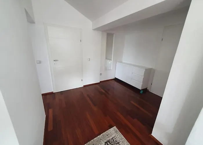 Exklusive Lakeview In Bestlage Mattsee, Beschattbare Dachterrasse Mit Panoramablick Ueber Den Матзее