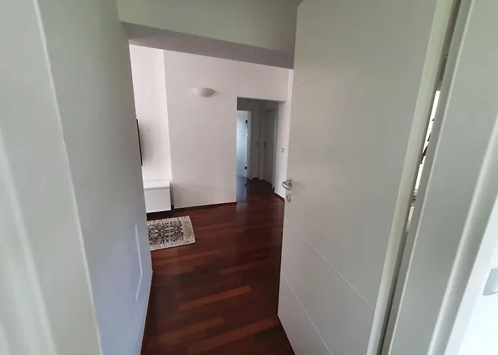 Exklusive Lakeview In Bestlage Mattsee, Beschattbare Dachterrasse Mit Panoramablick Ueber Den Матзее