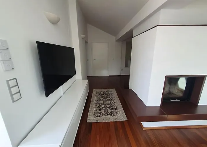 Exklusive Lakeview In Bestlage Mattsee, Beschattbare Dachterrasse Mit Panoramablick Ueber Den *