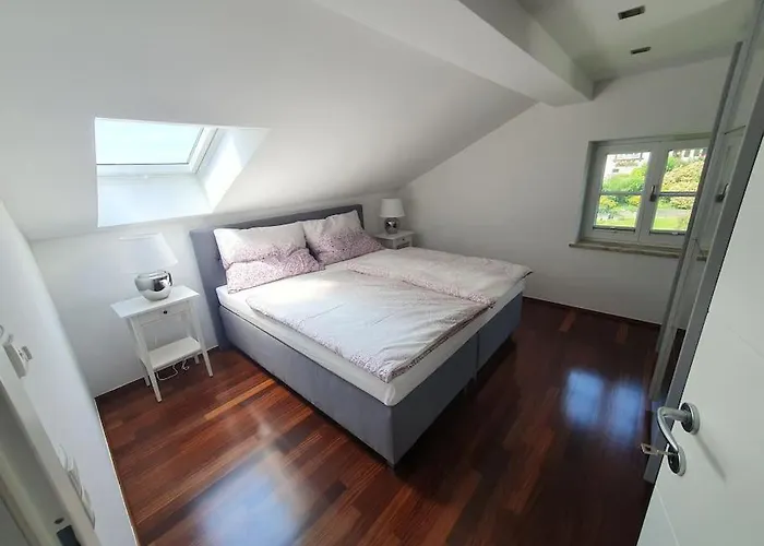 Exklusive Lakeview In Bestlage Mattsee, Beschattbare Dachterrasse Mit Panoramablick Ueber Den *