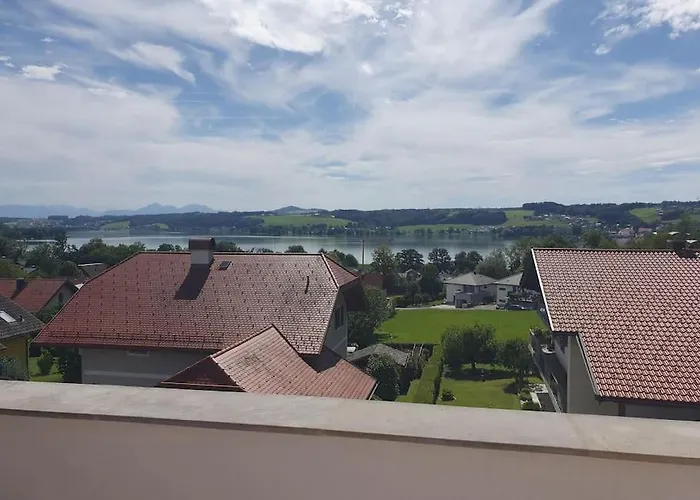 Exklusive Lakeview In Bestlage Mattsee, Beschattbare Dachterrasse Mit Panoramablick Ueber Den Матзее